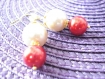 Boucles d'oreilles perles de verre rouge et ivoire