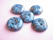 5 boutons ronds pâte polymère bleu