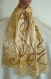 Foulard en soie mélangée arabesques sur fond jaune doré 