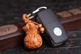 Sculpture en bois pendentif porte-clés, porte-clés de voiture, sculpture sur bois sac d’argent 4.2cm*2.8cm - ltk35 