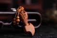 Sculpture en bois pendentif porte-clés, porte-clés de voiture, sculpture sur bois dragon hache 6.0cm*2.2cm - pmk10 