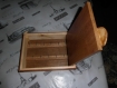 Boîte, coffret à clés en bois massif de bouleau et acajou, le dessus est en bois de peuplier naturel. contient 11 pitons, le maintiens 