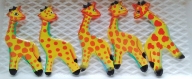Lot de 5 grands pendentifs couleur en forme animaux d'afrique "girafe" en bois 