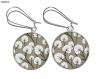 Boucles d’oreilles argentées avec cabochons synthétiques * fleurs du japon sur fond gris * 