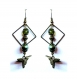 Boucles d'oreilles bronze * perles en verre vertes * triangles bronze * 