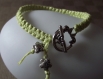 Bracelet vert anis fermoir fantaisie métal argenté cordon coton 