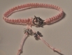 Bracelet femme rose pâle fermoir fleur et perles papillon argenté 