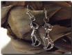 Boucles d'oreilles à pendants chat en métal argenté 