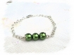 Bracelet perles nacrées vertes et chaine argentée 