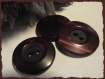 5 boutons rouge très foncé quasi noir * 23 mm 2 trous * 2,3 cm 