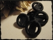 6 boutons noir mat ajouré 18 mm * 2 trous * 1,8 cm black button 