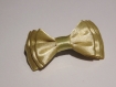 Barrette métal 5 cm avec petit noeud papillon en tissu satin or 