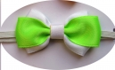 Bandeau headband élastique avec noeud papillon en tissu satin blanc et vert fluo 