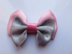 Barrette métal 5 cm avec noeud papillon en tissu satin rose et gris à petits pois roses 