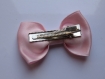 Pince crocodile métal 4 cm avec noeud papillon en tissu rose et rose et noir 
