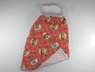 Serviette élastiquée et sac intégré pour enfant en tissu ou bavoir ! 