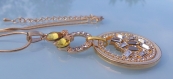 Pendentif strass cristal avec papillon sur chaine dorée 