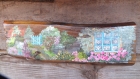Joli et original porte-manteaux : romantique et champêtre, décor peint sur bois 