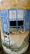 Chane peinte : fenêtre aux volets bleus/échelle/petit chien 