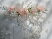 Peigne coiffe mariage avec fleurs roses et blanches et cascades de perles 