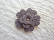 Fleur simili cuir couleur violet 