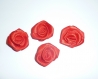 Lot de 4 petite roses de satin rouge 