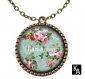 Collier couleur bronze avec pendentif rond + chaine motif floral shabby ( 3 ) fleurs, nature 