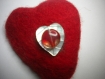 Broche coeur en laine feutrée rouge