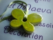 Collier papillon en céramique vert anis et son ruban en satin plat 