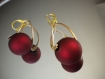 Boucles d'oreilles perles rondes douces rouges métal doré rouge