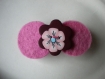 Barrette ronds en laine bouillie rose et son bouton fleur en fimo
