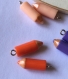 Duo de breloques crayons résine avec piquot en orange foncé 