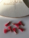 Lot de 2 breloques mini pompons coton rose foncé anneau doré 1cm 