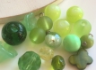 Lot de 15 perles assortiment en vert 
