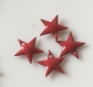Lot de quatre breloques étoiles émail en rouge percées 