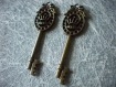 Lot de deux pendentifs clefs en bronze 58mm 