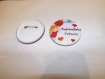 Badge puéricultrice à personnaliser 5,8 cm de diamètre, ton blanc et rouge 