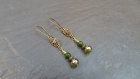 Boucles d'oreille " nature "perles en verre,jade vert et cristal 
