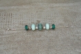 Bracelet charm avec une perle tissée main vert 