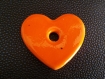Pendentif coeur orange en céramique émaillée 51mm x 58mm 