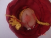 Poupée fleur en tissu montée en broche pièce originale et unique fait main 9,5 cm 