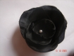 3 fleurs boutonnière noires légeres montées en broche 6cm de diamètre 