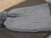 Bonnet pompon taille adulte tricoté fait main en 12% laine gris souris cheval blanc 