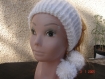 Bandeau unique , serre tête ,passe , headband taille adulte ou fillette tricoté fait main en laine blanche pompons 