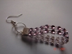 Paire de pendants boucles d'oreilles à brillants plastique rose et métal argenté . 
