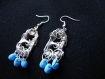 Paire de boucles d'oreilles montées avec perles turquoise anciennes de récupération et languettes de boites de conserve 