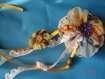 Grande broche fleur romantique en tissu fait main dentelle perles bois ruban 10cm de diamètre 