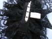 Grande broche vieux rose et noire en tissu et dentelle faite à la main 