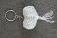 Porte clés coeur - modèle unique - laine chinée vert /blanc - fête des mères 