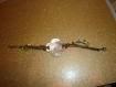 Bracelet "fleur en nacre" et pampilles vert pistache 